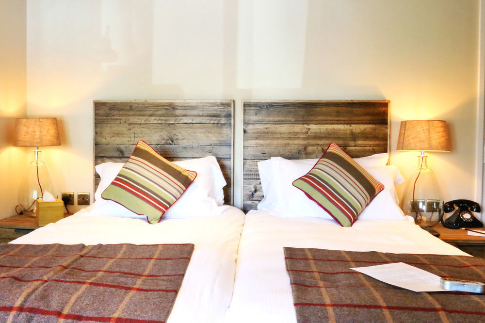The White Hart Hotel Стокбридж Екстериор снимка