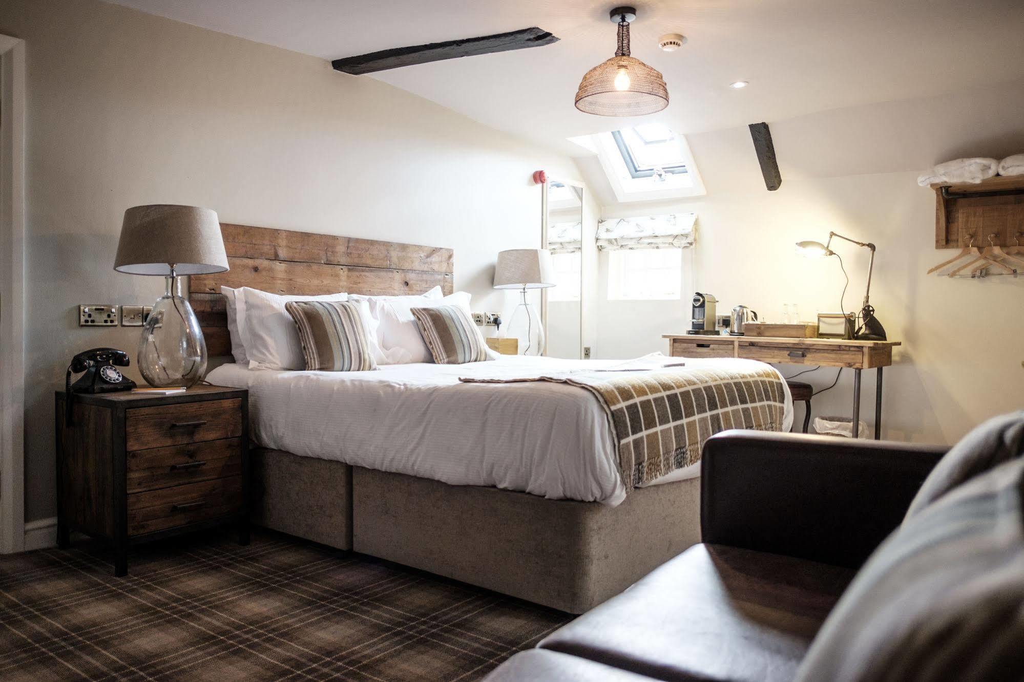 The White Hart Hotel Стокбридж Екстериор снимка